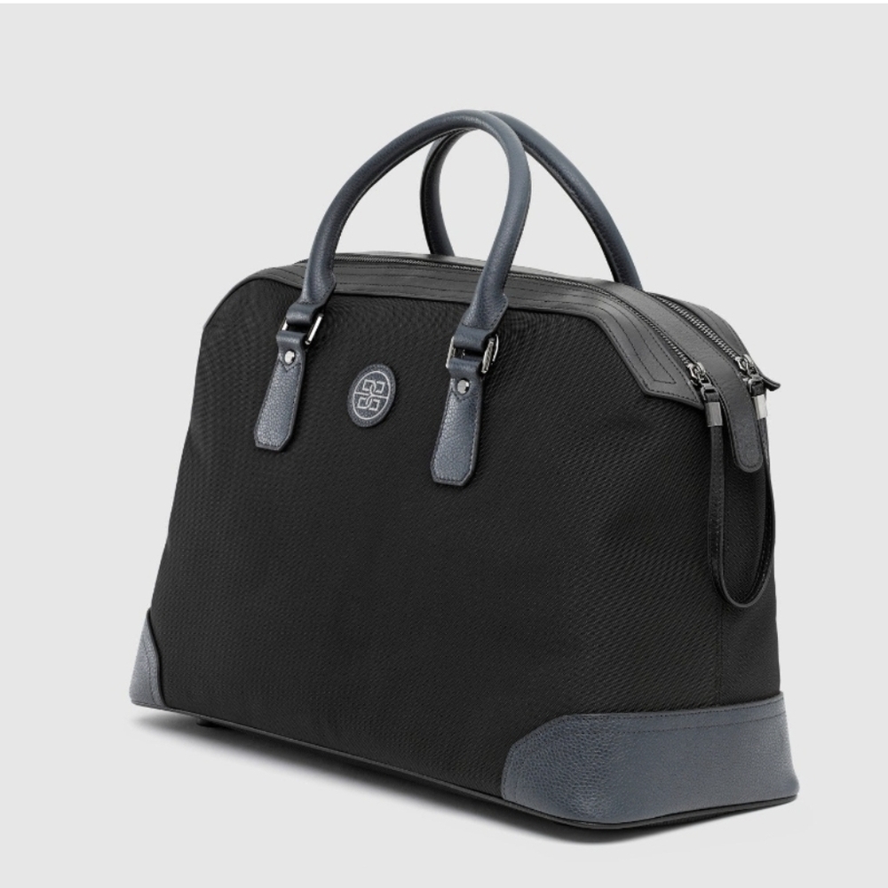 The Ivens Travel Bag in Nylon and Leather